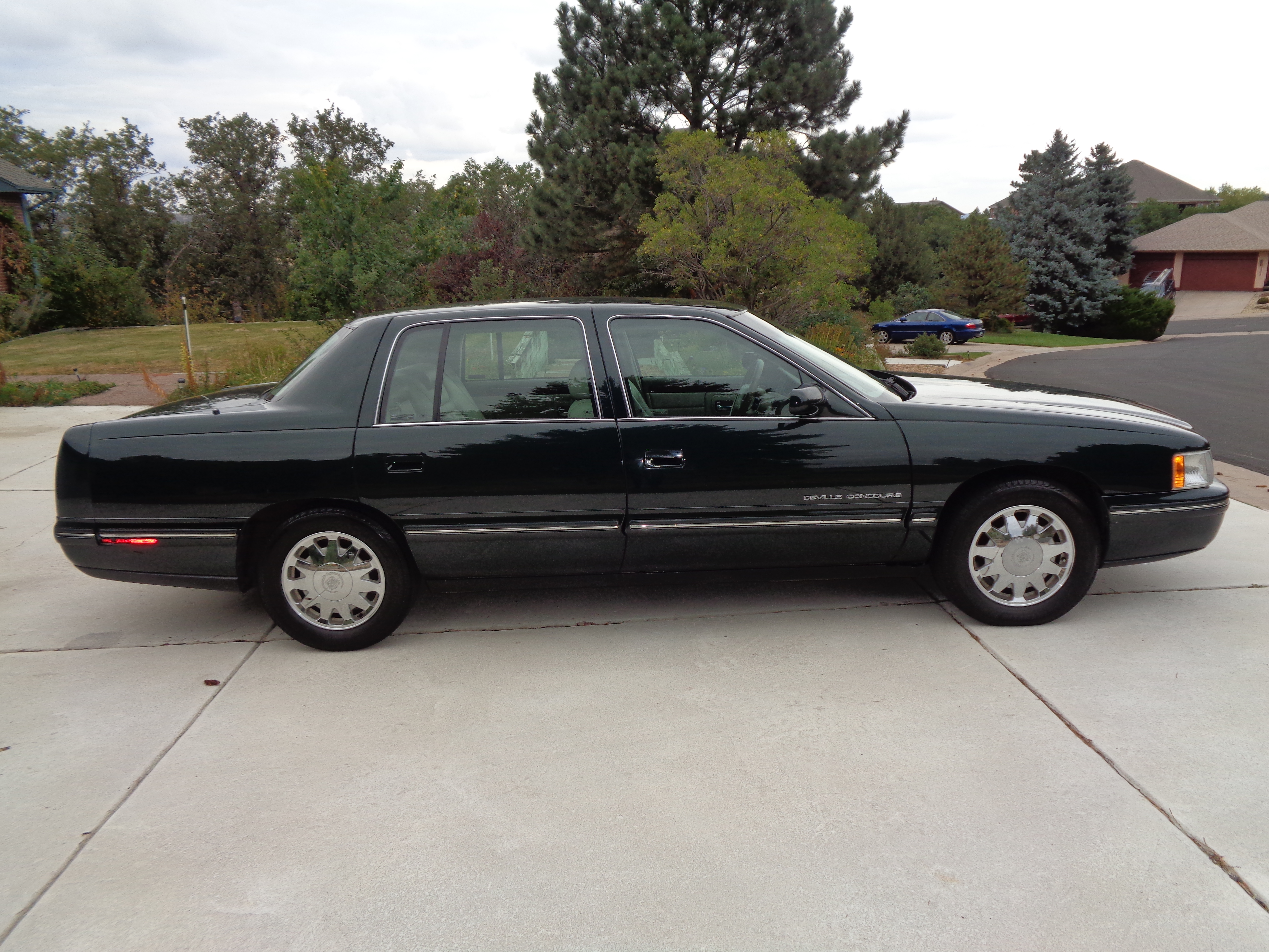 Used 1999 Cadillac De Ville Concours FWD image 10