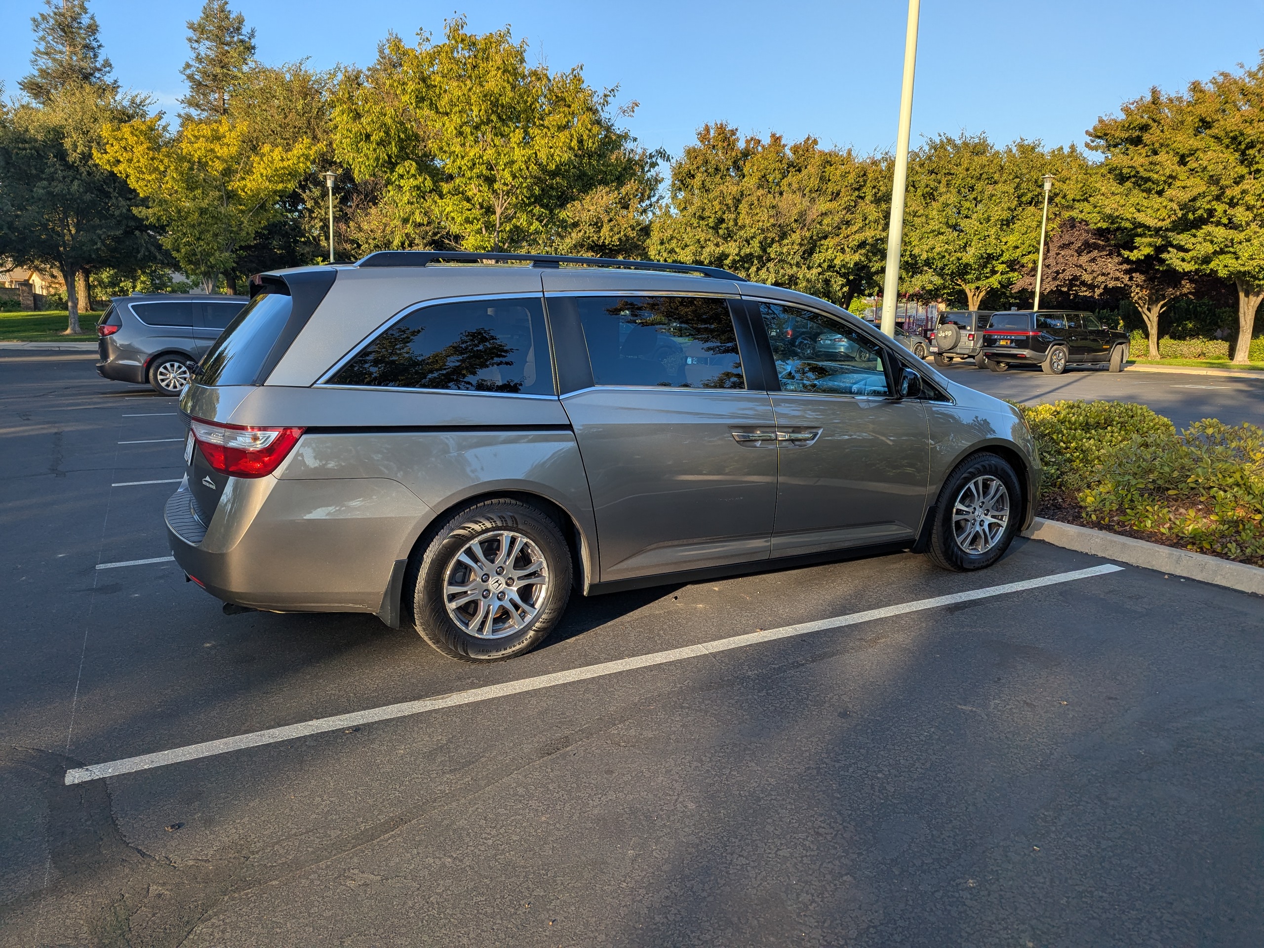 Used 2011 Honda Odyssey EX image 8