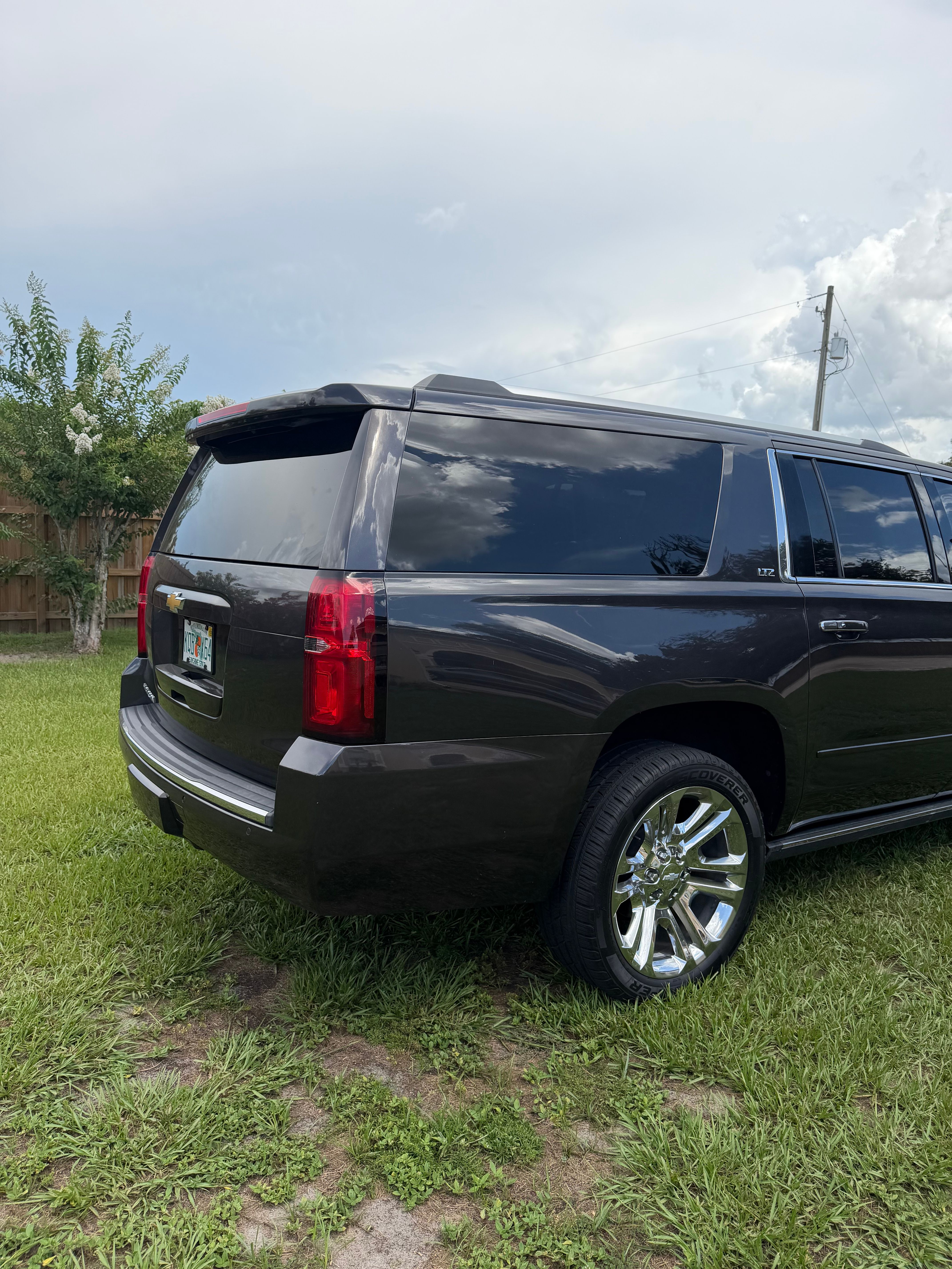 Used 2015 Chevrolet Suburban LTZ AWD/4WD image 4