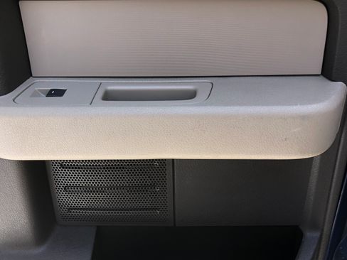 Used 2010 Ford F150 XLT image 21