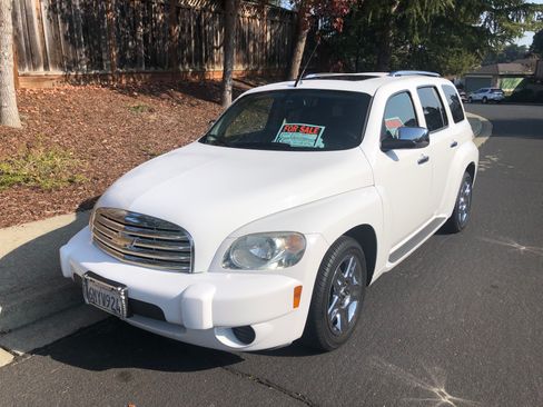 Used 2011 Chevrolet HHR LT image 1