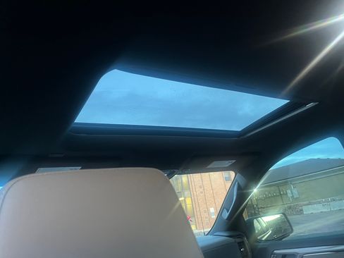 Used 2022 Chevrolet Silverado 1500 ZR2 w/ Technology Package image 4