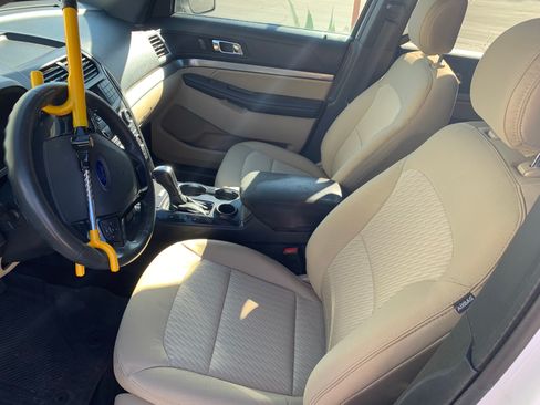Used 2017 Ford Explorer FWD image 12