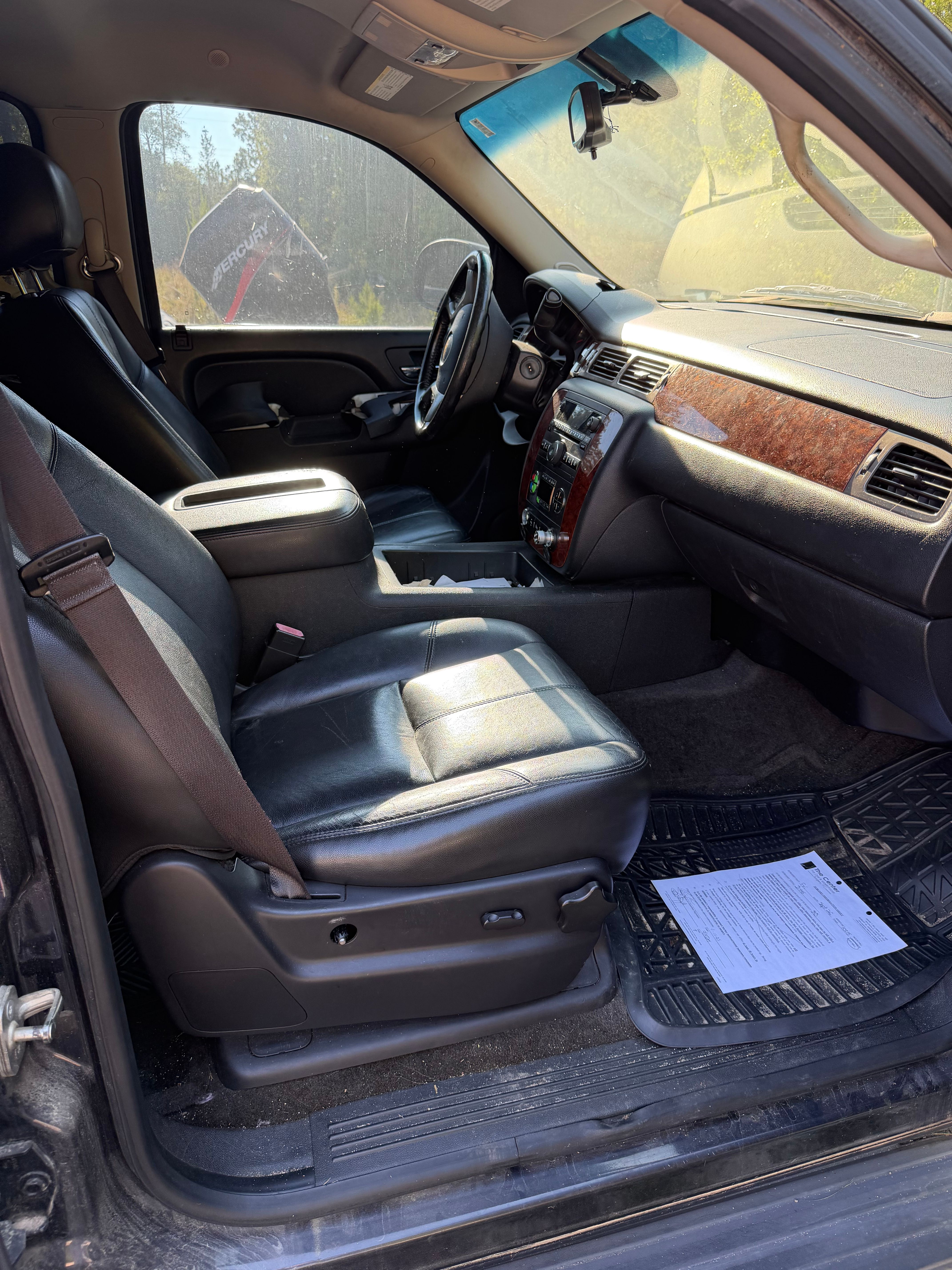 Used 2013 Chevrolet Suburban LT RWD image 10