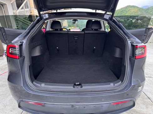 Used 2021 Tesla Model Y Long Range image 5