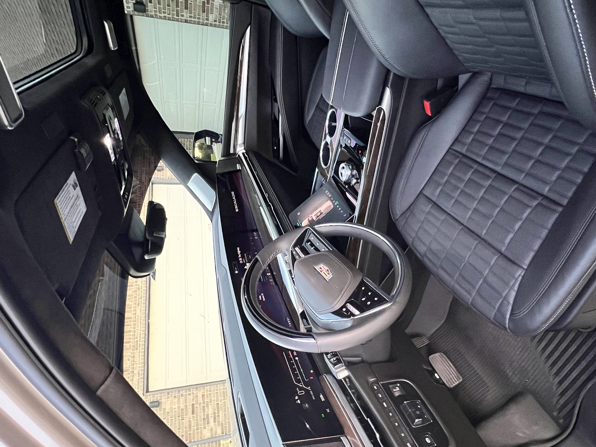 Used 2025 Cadillac Escalade Sport Platinum w/ LPO, ONYX Package AWD/4WD image 12