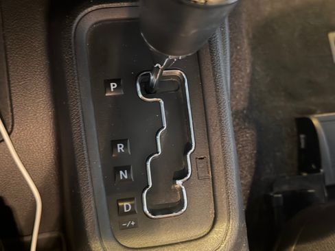 Used 2013 Jeep Wrangler Sport AWD/4WD image 20