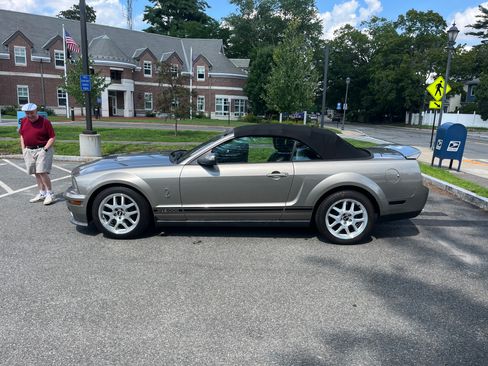 Used 2009 Ford Mustang Shelby GT500 RWD image 2
