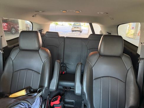 Used 2017 Buick Enclave Leather image 9