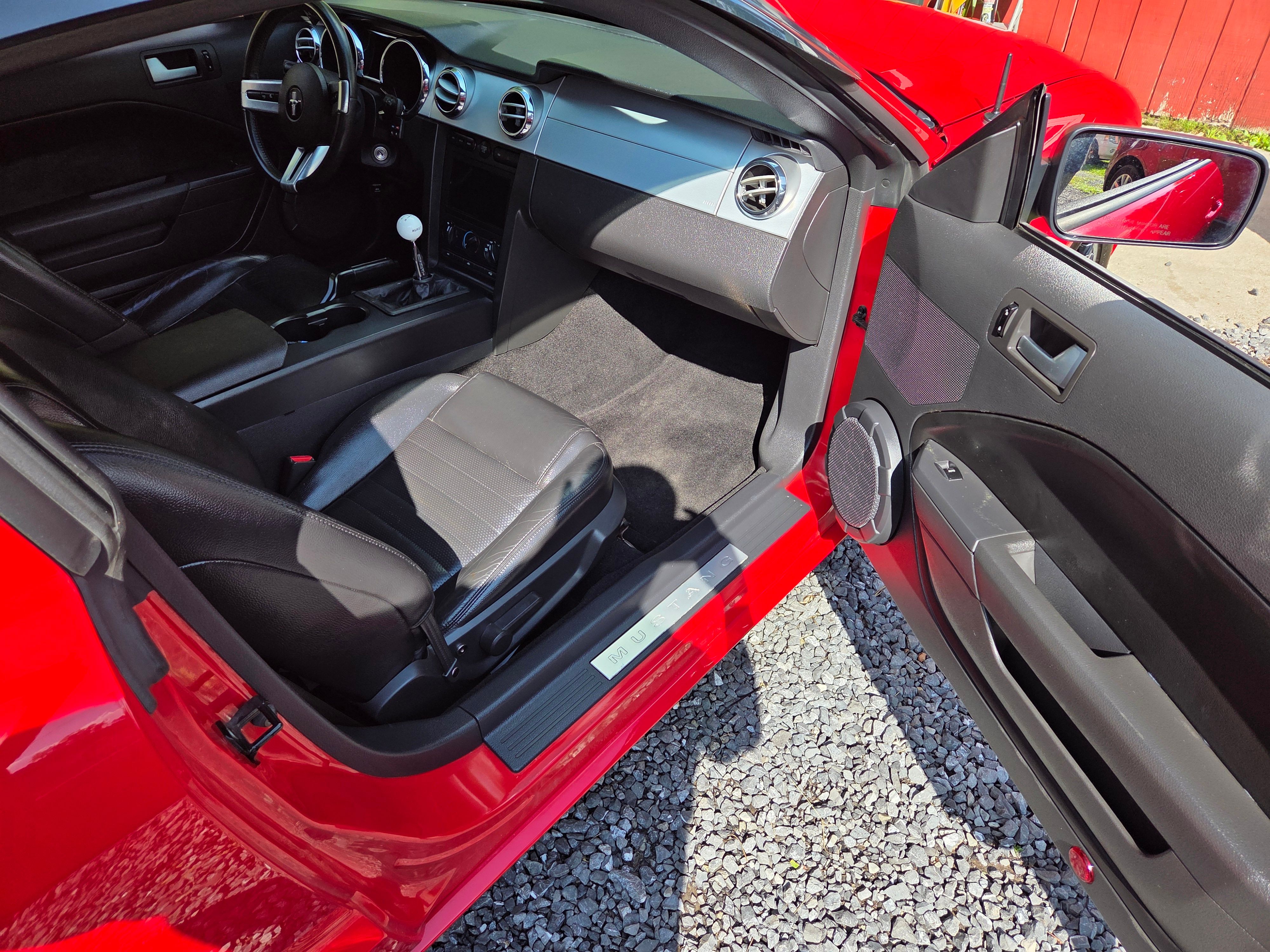 Used 2005 Ford Mustang GT Premium RWD image 10