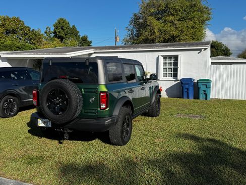 Used 2024 Ford Bronco Black Diamond image 10