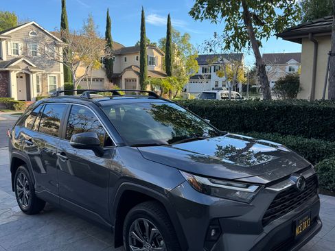 Used 2025 Toyota RAV4 XLE Premium image 6