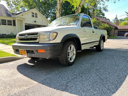 Used 1998 Toyota Tacoma Short Bed image 10