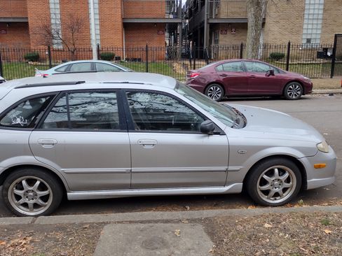 Used 2002 MAZDA Protege5 image 4