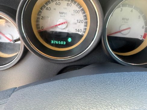 Used 2010 Dodge Charger SXT image 10