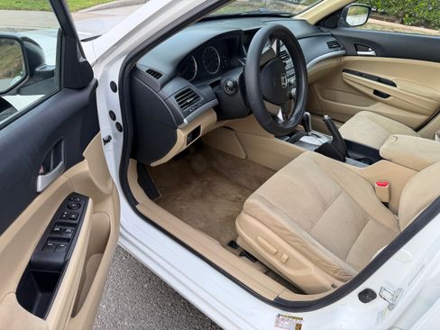 Used 2011 Honda Accord LX image 17