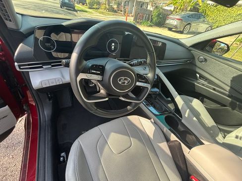 Used 2023 Hyundai Elantra Limited w/ Cargo Package image 13