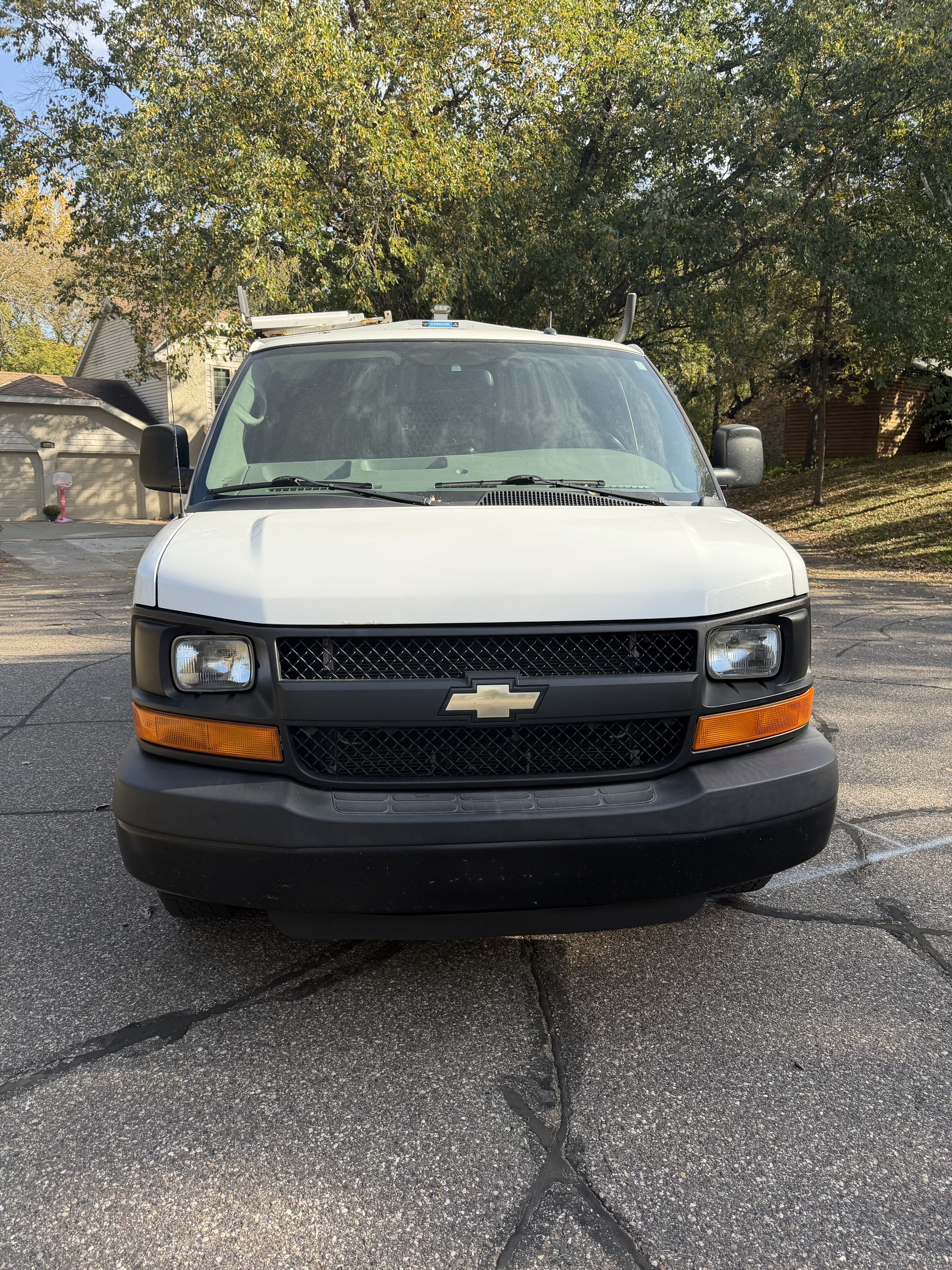 Used 2015 Chevrolet Express 2500 RWD image 1