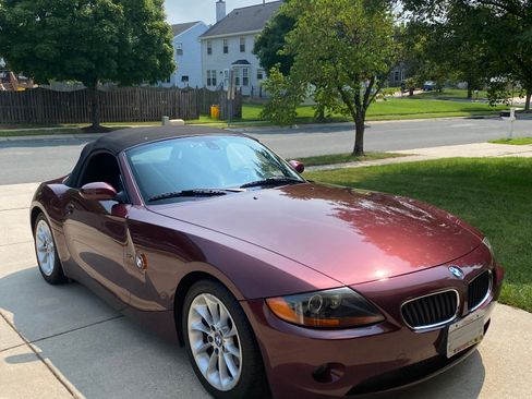 Used 2004 BMW Z4 2.5i RWD image 2
