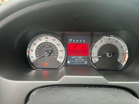 Used 2011 Jaguar XF RWD image 22