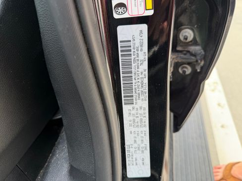 Used 2019 RAM 1500 Laramie AWD/4WD image 30