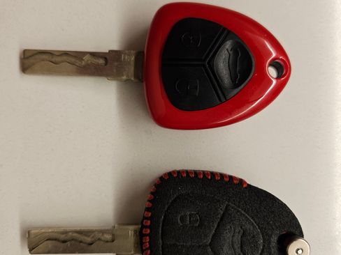 Used 2014 Ferrari California image 32