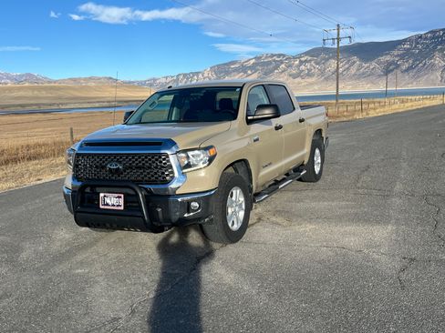Used 2018 Toyota Tundra SR5 image 1