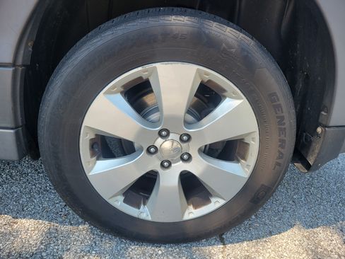 Used 2010 Subaru Outback 2.5i Limited image 18