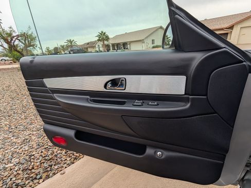 Used 2004 Ford Thunderbird image 8