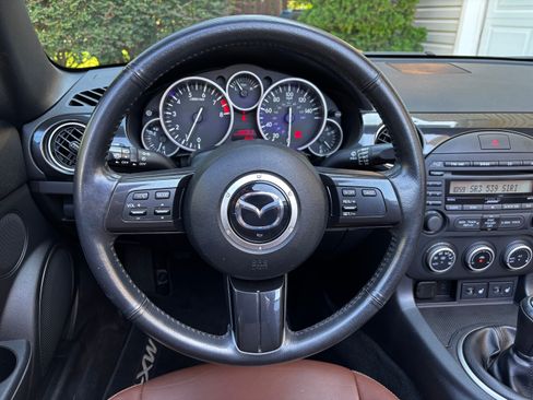 Used 2014 MAZDA MX-5 Miata Grand Touring w/ Premium Package RWD image 11