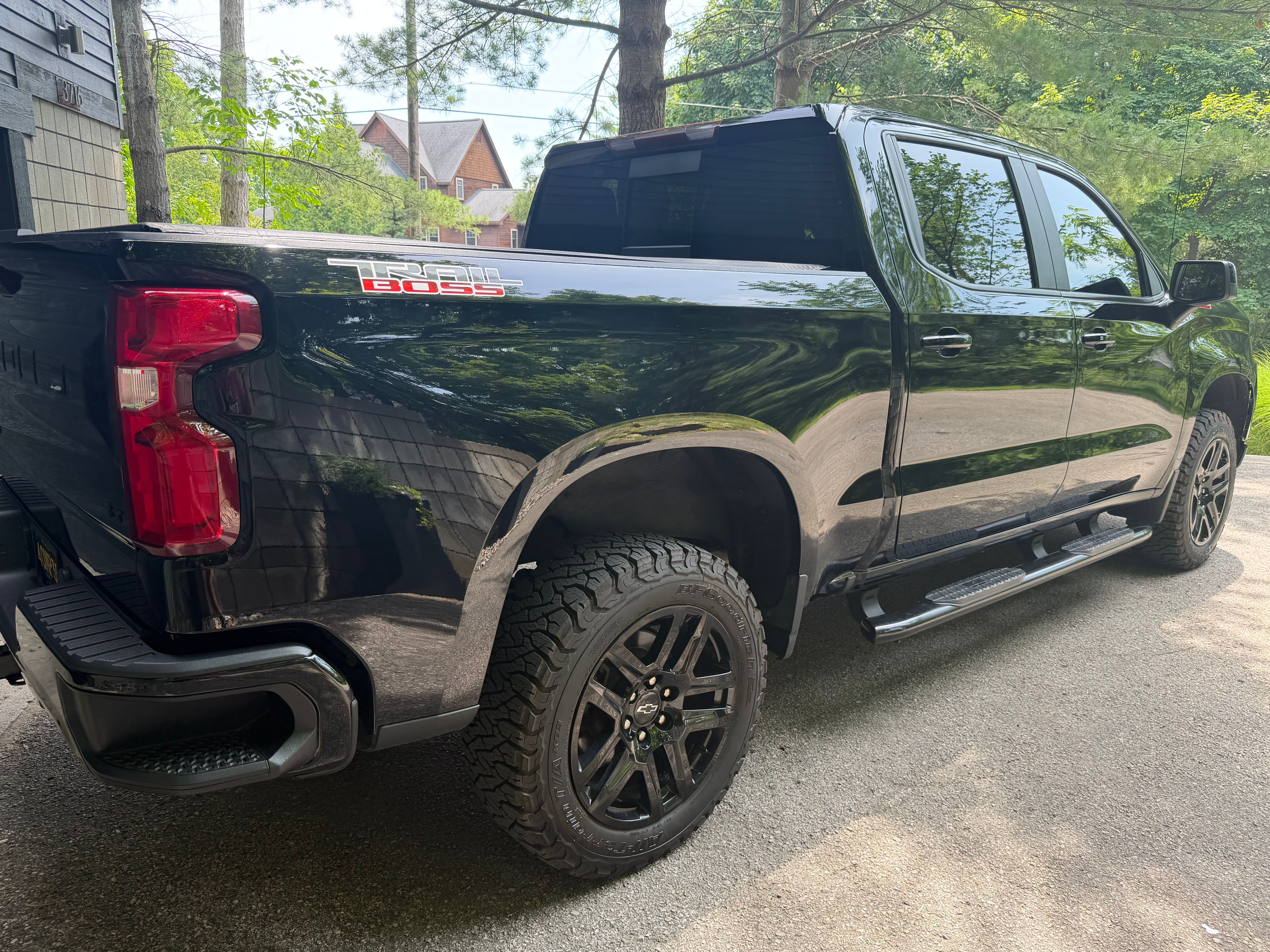 Used 2021 Chevrolet Silverado 1500 LT Trail Boss w/ Convenience Package II AWD/4WD image 6