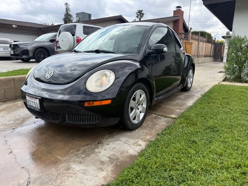 Used 2007 Volkswagen Beetle Coupe w/ Package 1 image 1