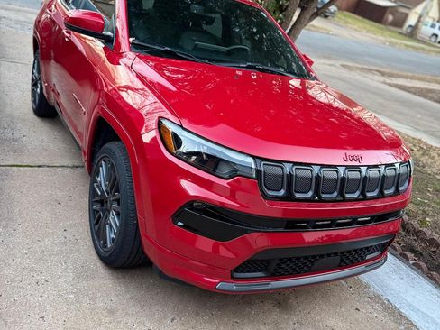 Used 2022 Jeep Compass Limited w/ (RED) Package image 6