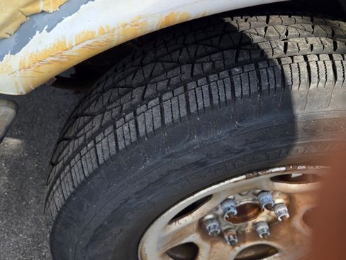 Used 2003 Chevrolet Express 1500 image 9