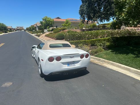 Used 2006 Chevrolet Corvette Convertible w/ Preferred Equipment Group RWD image 14