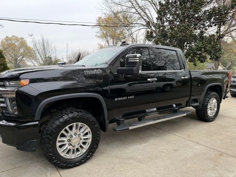 Used 2021 Chevrolet Silverado 2500 High Country w/ Z71 Off-Road Package image 1