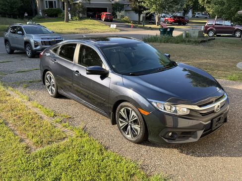 Used 2018 Honda Civic EX-T image 6