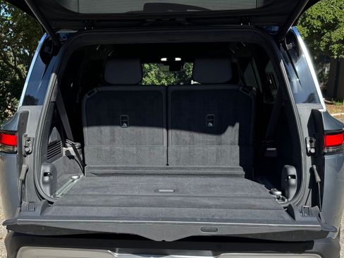 Used 2023 Rivian R1S Adventure image 11