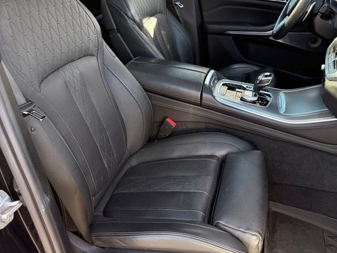 Used 2020 BMW X5 M50i image 27