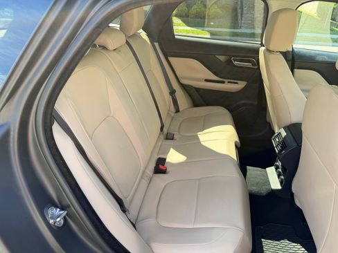 Used 2018 Jaguar F-PACE Premium AWD/4WD image 15