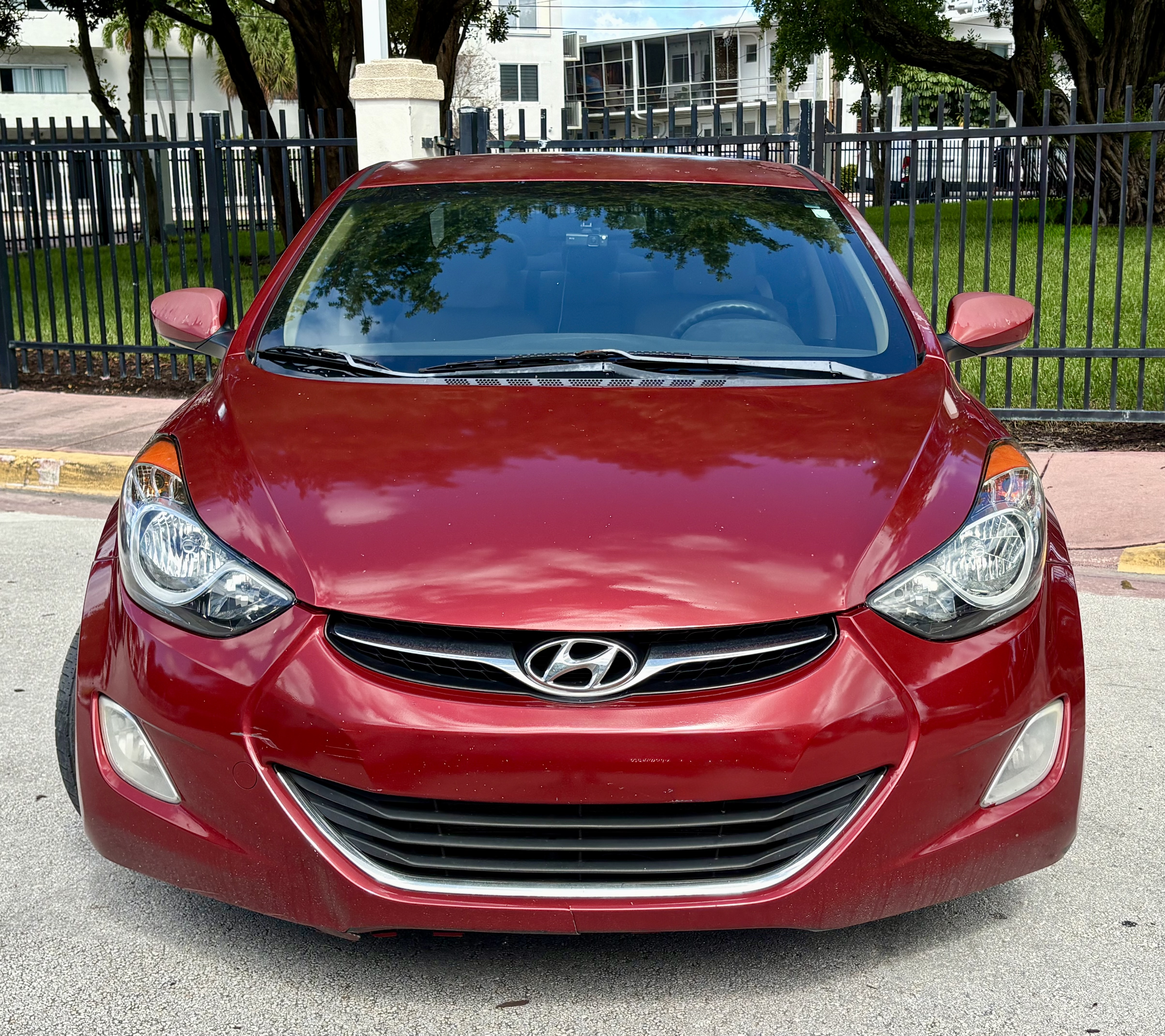Used 2013 Hyundai Elantra GLS w/ Preferred Pkg FWD image 2