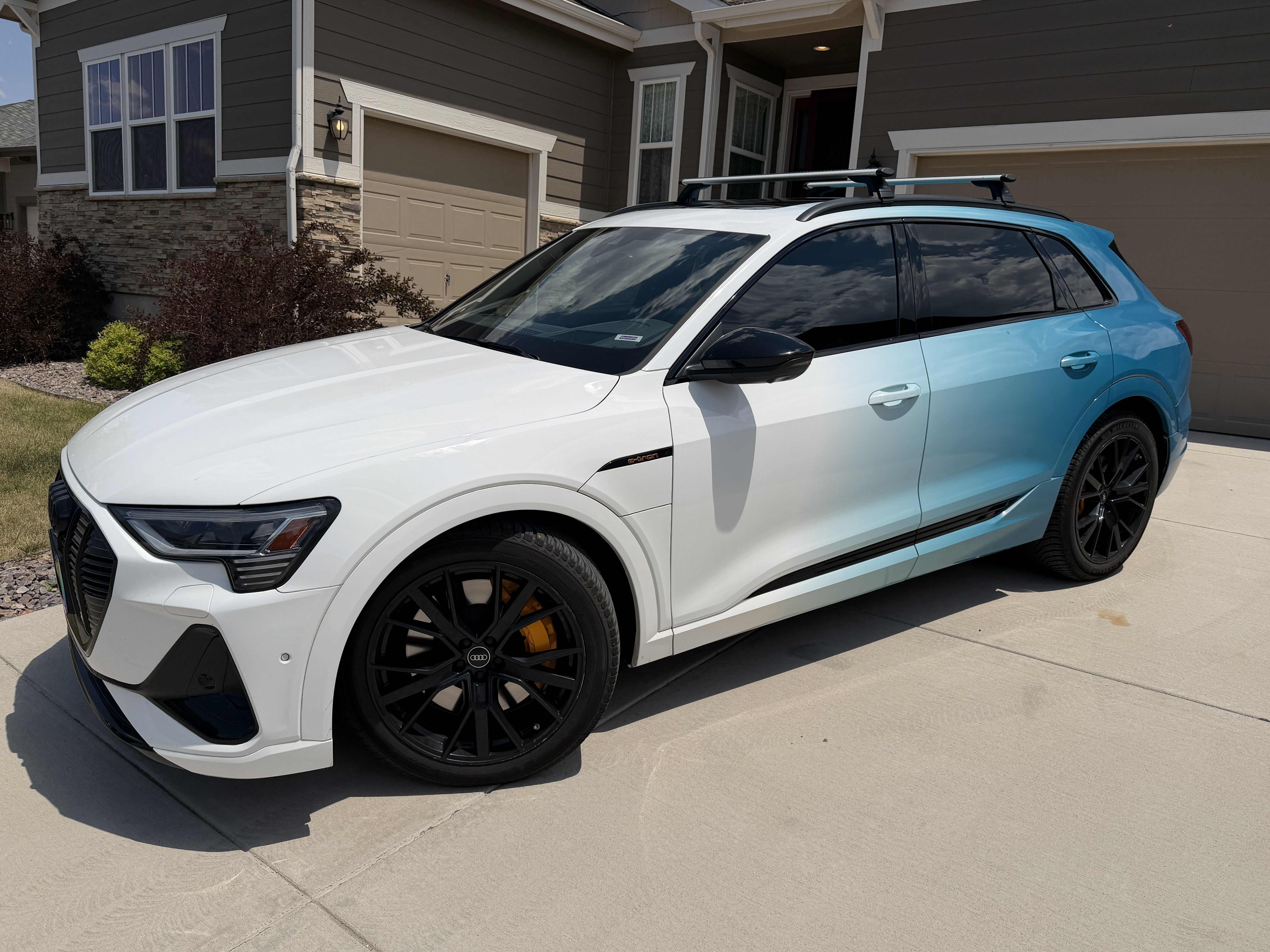 Used 2023 Audi e-tron Chronos AWD/4WD image 2