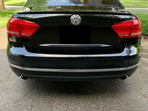 Used 2013 Volkswagen Passat 3.6 SEL Premium FWD image 8