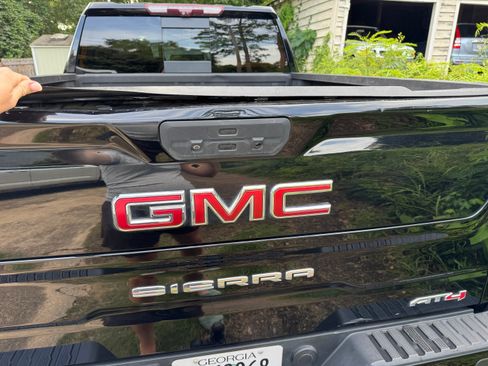 Used 2021 GMC Sierra 1500 AT4 w/ Technology Package AWD/4WD image 8