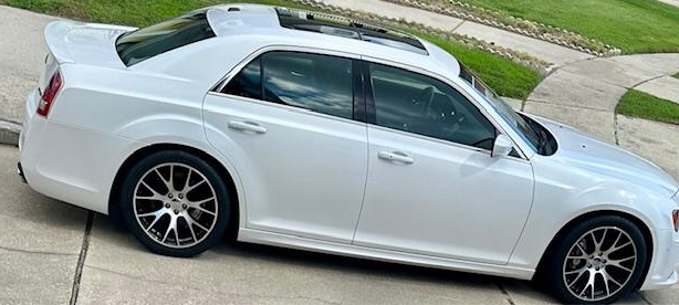 Used 2013 Chrysler 300 SRT8 RWD image 5