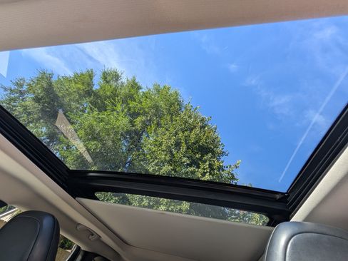 Used 2016 Jeep Cherokee Limited image 8