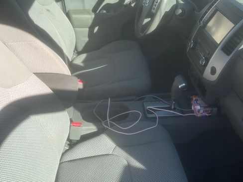 Used 2019 Nissan Frontier SV image 13