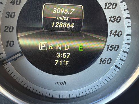 Used 2013 Mercedes-Benz C 250 Sedan image 13