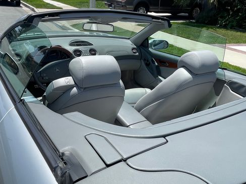 Used 2004 Mercedes-Benz SL 500 image 9