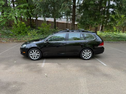 Used 2012 Volkswagen Jetta TDI FWD image 1